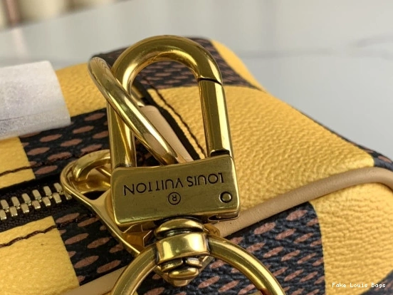 Repladies Chess Messenger-24*24*8CM LOUIS VUITTON 0708